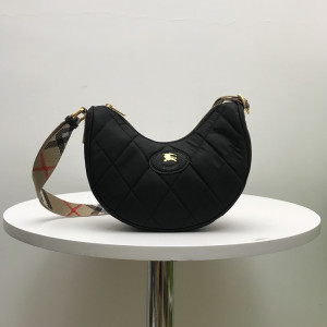 버버리 블랙 퀼팅 크로스백